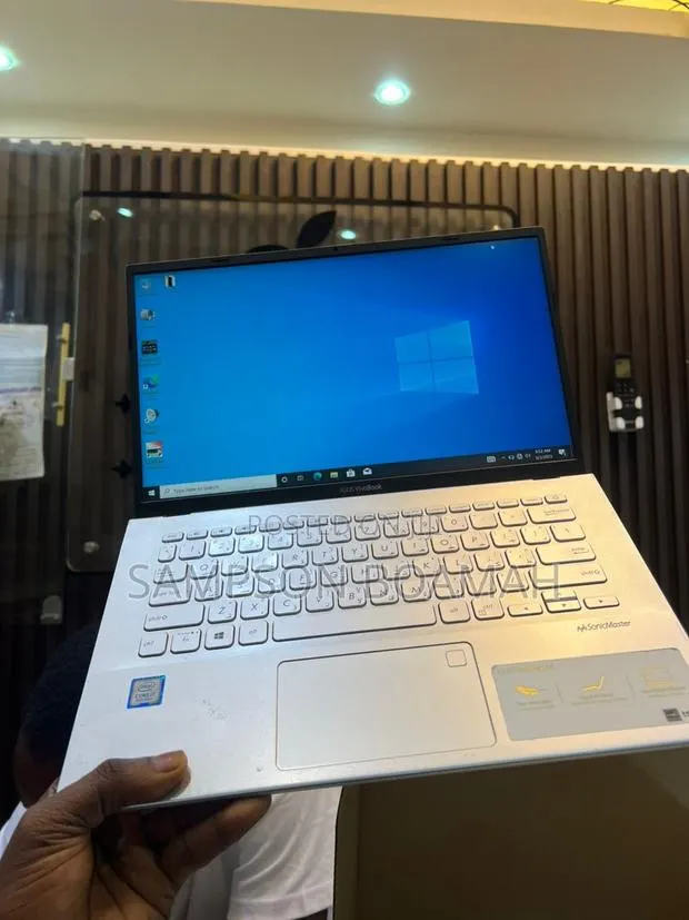 New Laptop Asus VivoBook X540SA 8GB Intel Core I7 SSD 256GB · Photo 1