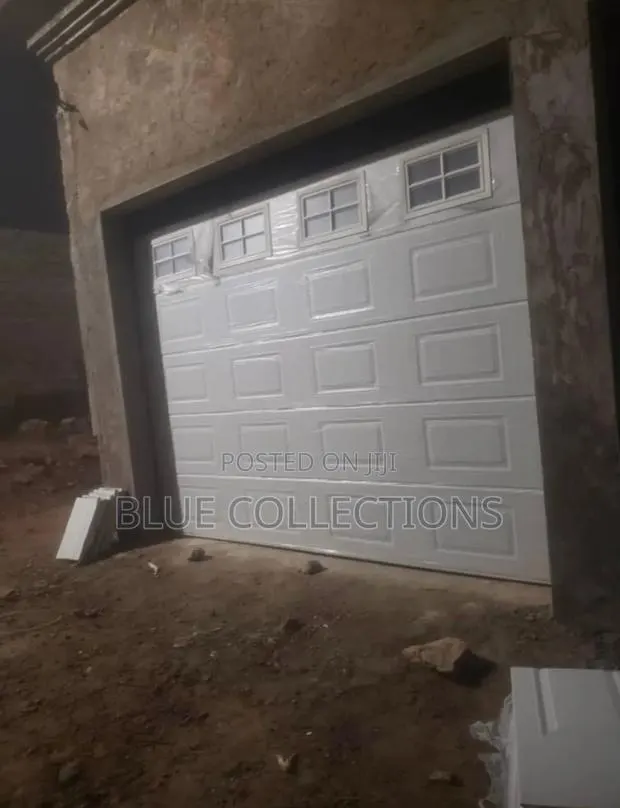 Automated Garage Door · Photo 1