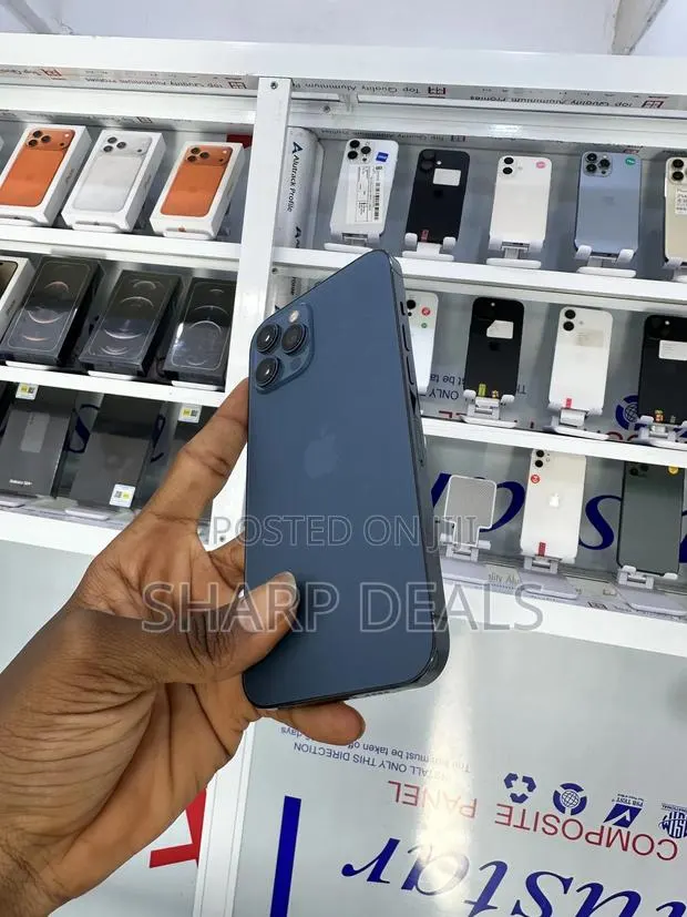 Apple iPhone 12 Pro Max 256 GB Blue · Photo 1