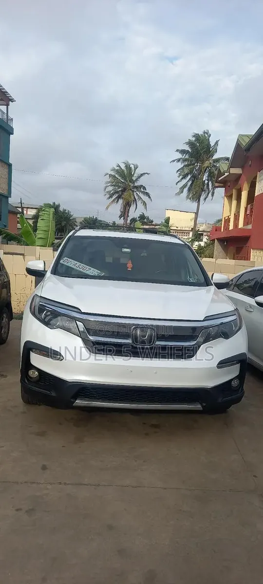 Honda Pilot 2018 White · Photo 1