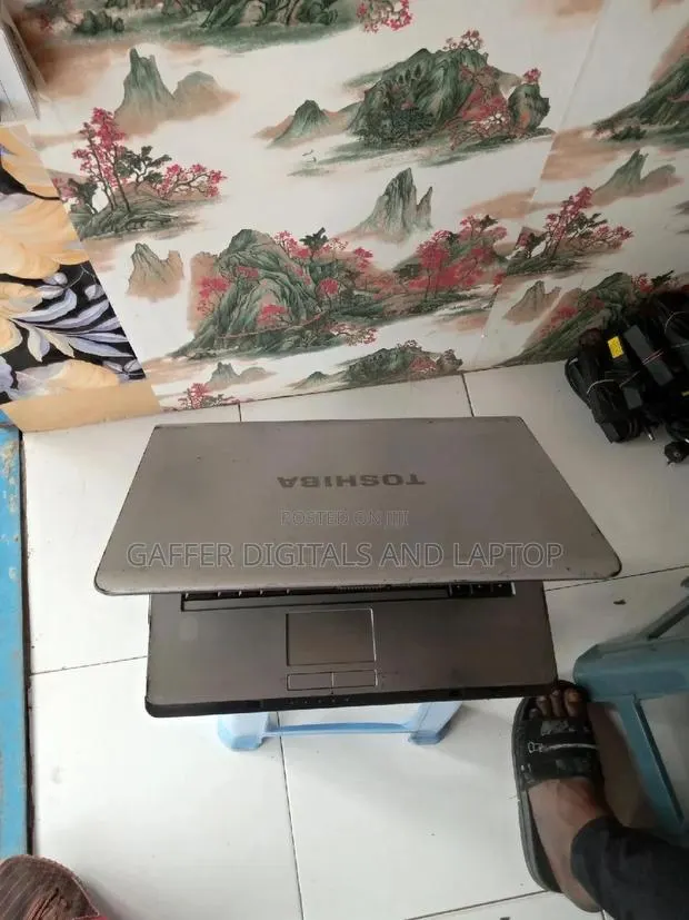 Laptop Toshiba A50 3GB Intel Core 2 Duo HDD 160GB · Photo 1