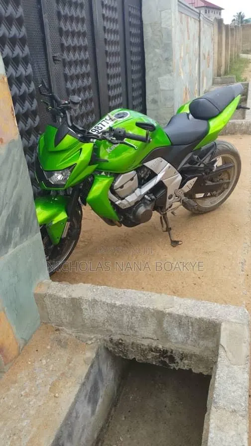 Kawasaki Z750 2017 Green · Photo 1