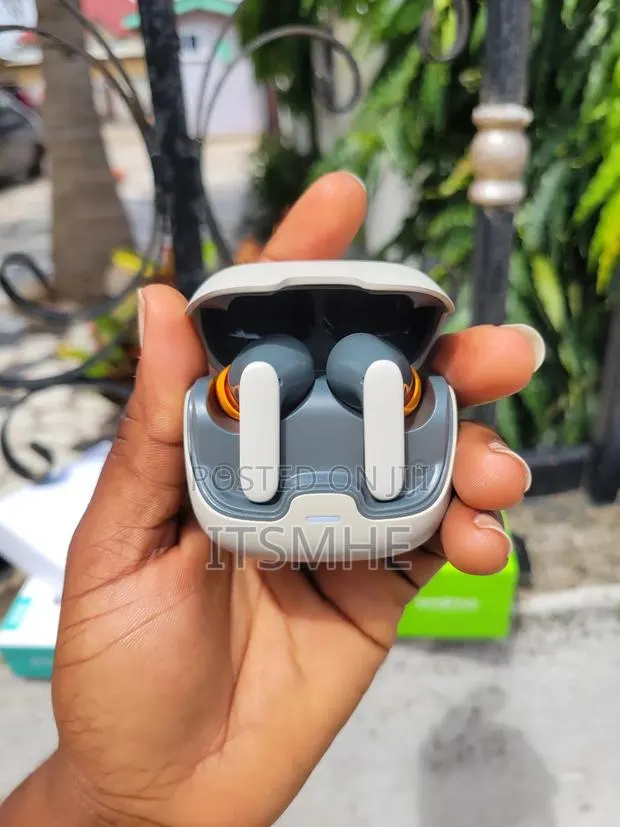 TWS Wwireless Earbud · Photo 1