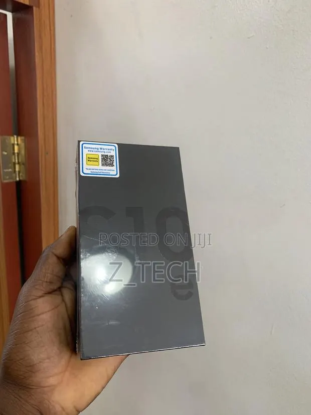 New Samsung Galaxy S10e 128 GB Black · Photo 1