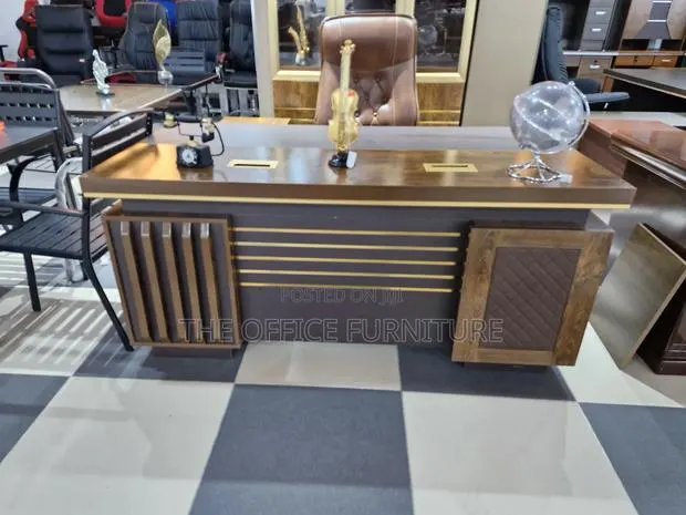 L-shape Writing Desk · Photo 1