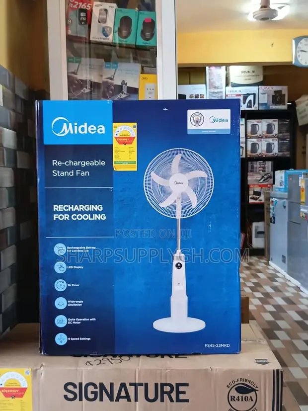 Media Rechargeable 18" Fan · Photo 1