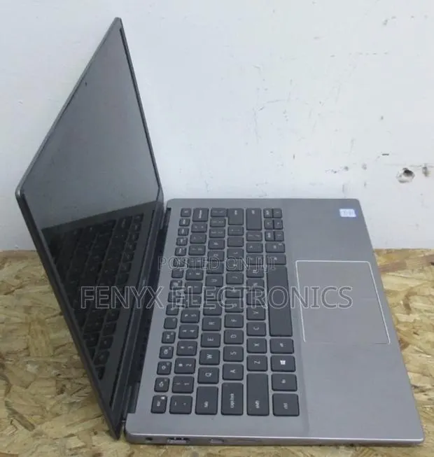 Laptop Dell Latitude 3301 8GB Intel Core i7 SSD 256GB · Photo 1