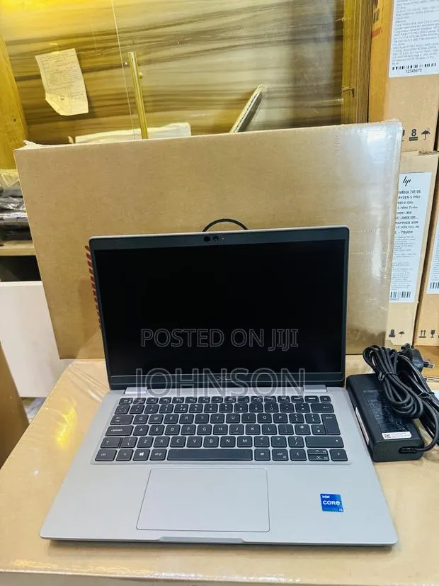 Laptop Dell Latitude 5320 16GB Intel Core i5 SSD 256GB · Photo 1