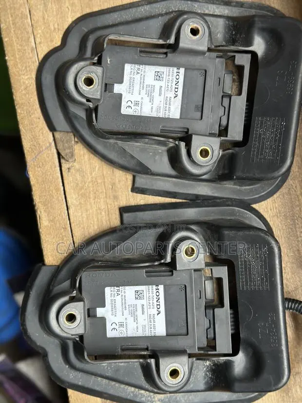 Acura TLX 2018-20 Blindspot Radar Sensors Pair · Photo 1