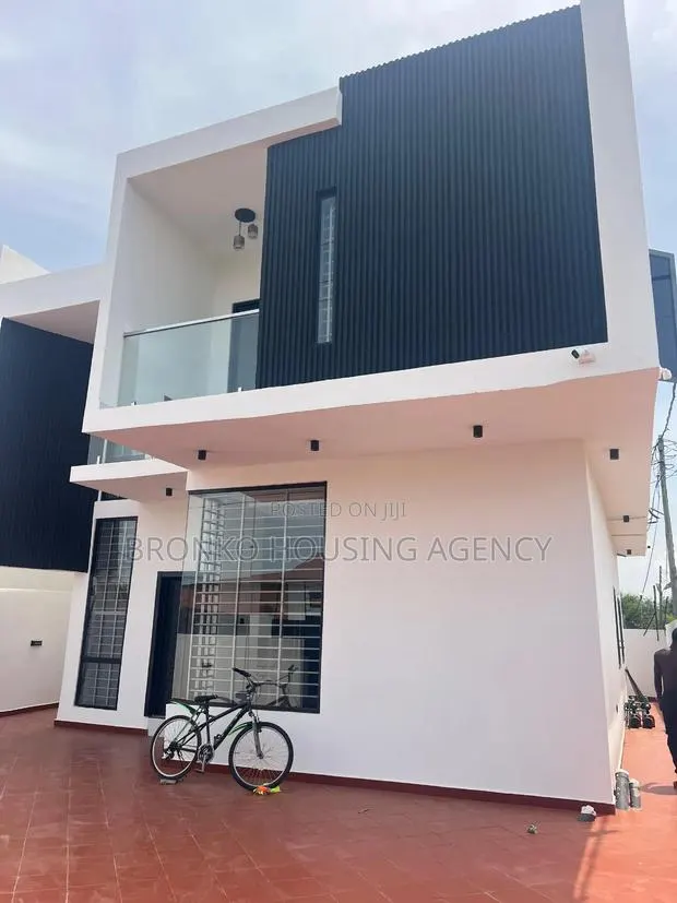 4bdrm House in Bronko Housing, Baatsona Total for rent · Photo 1