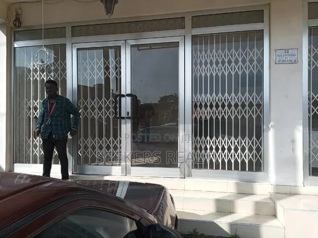 Big Spacious Shop at Osu for Rent · Photo 1