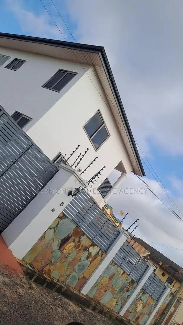 4bdrm House in Dzorwulu for sale · Photo 1