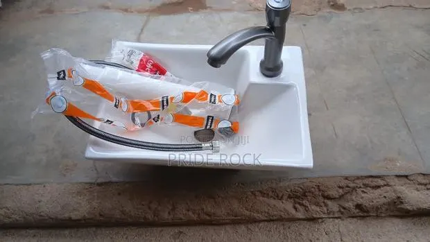 Small Size Basin With Tap Set · Photo 1