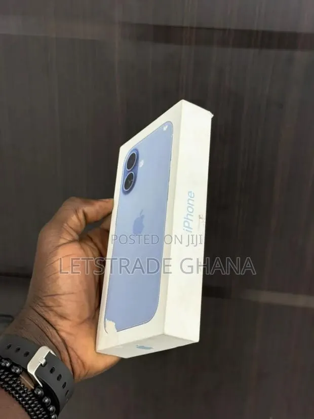 New Apple iPhone 17 256 GB Blue · Photo 1