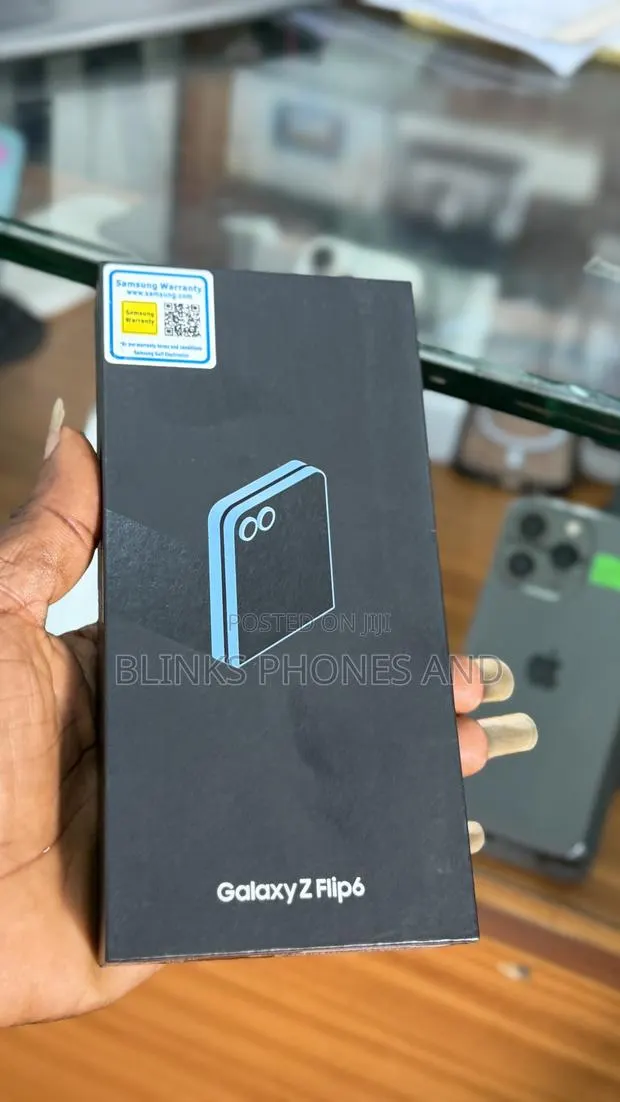 New Samsung Galaxy Z Flip6 256 GB Gray · Photo 1