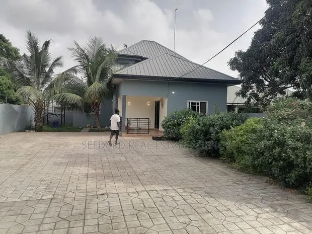 3bdrm House in Sefdard Properties, Amasaman for sale · Photo 1