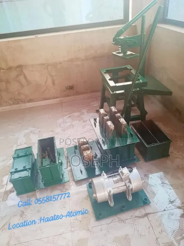 Electric Block Moulding Machine · Photo 1