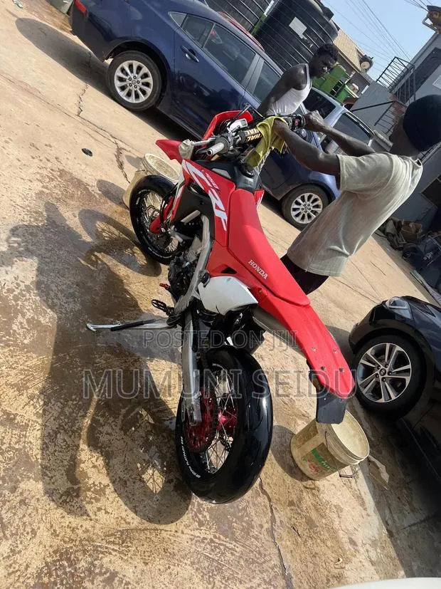 Honda 2019 Red · Photo 1