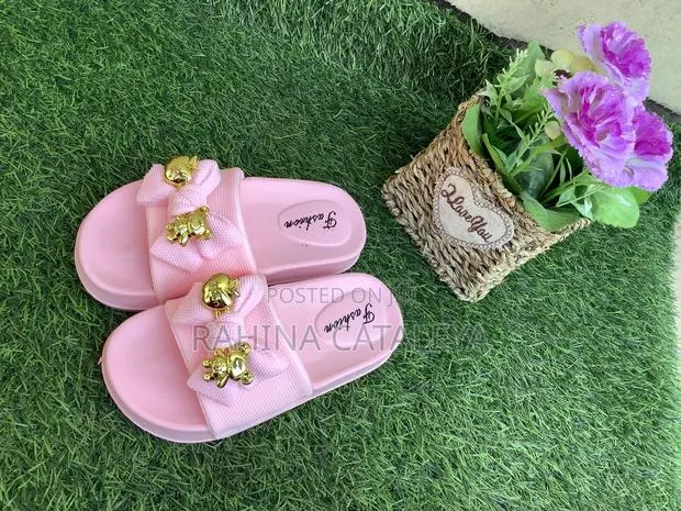 Girls Slides 9 · Photo 2
