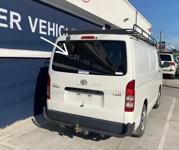 2005 Toyota Hiace Heated Back Tailgate Back Glass Available · Photo 1