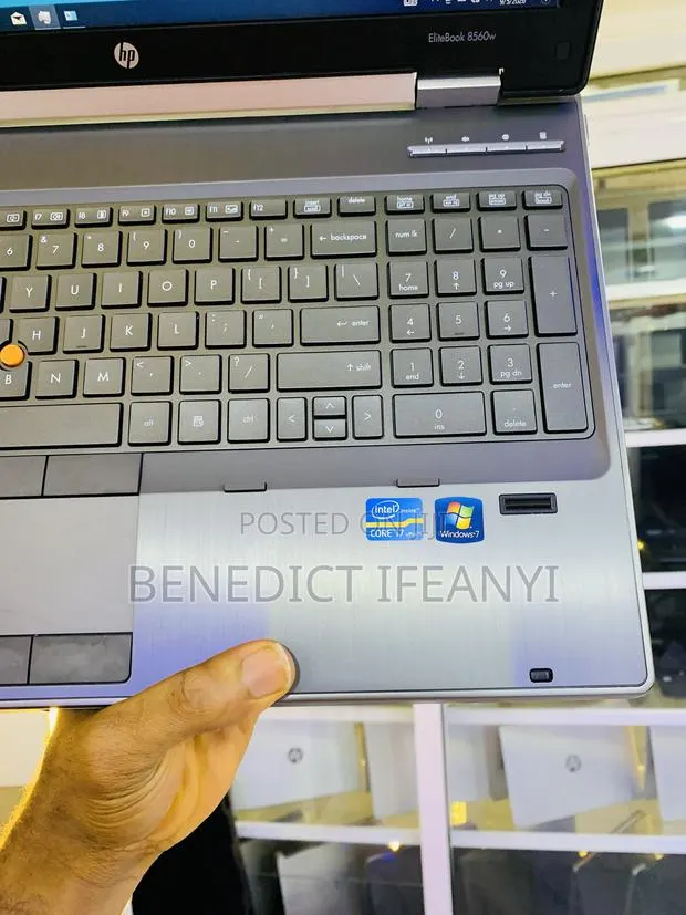 Laptop HP EliteBook 8560W 8GB Intel Core i7 HDD 250GB · Photo 1