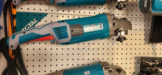 Total Angle Grinder 2200w · Photo 1