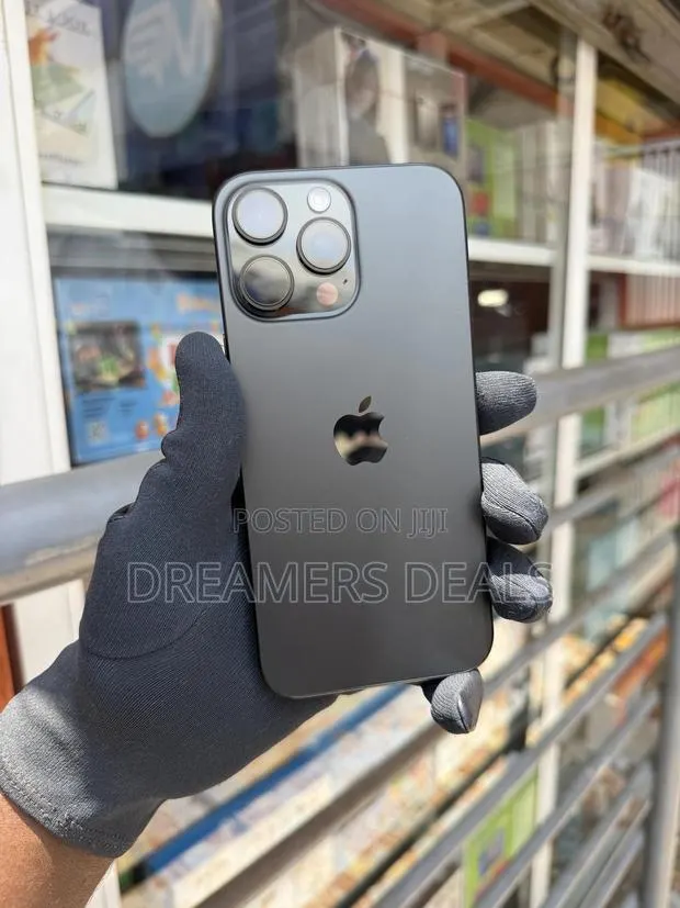 Apple iPhone 16 Pro Max 256 GB Black · Photo 1