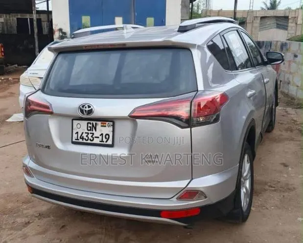 Toyota RAV4 2016 Gray · Photo 1