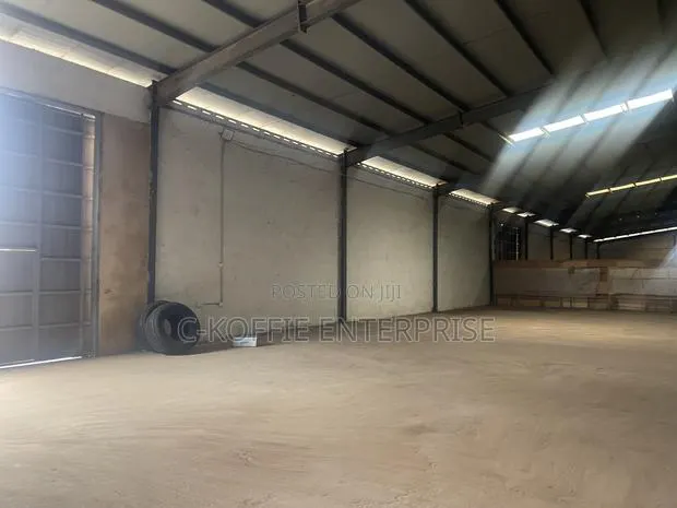 Class 800 SQM Warehouse at Spintex for Rent · Photo 1