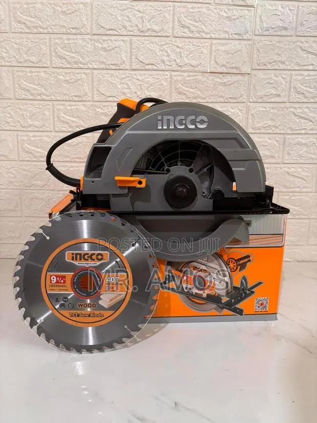 2200 Watt Circular Saw With 1pcs 235mm Blade - Cs23522 · Photo 1