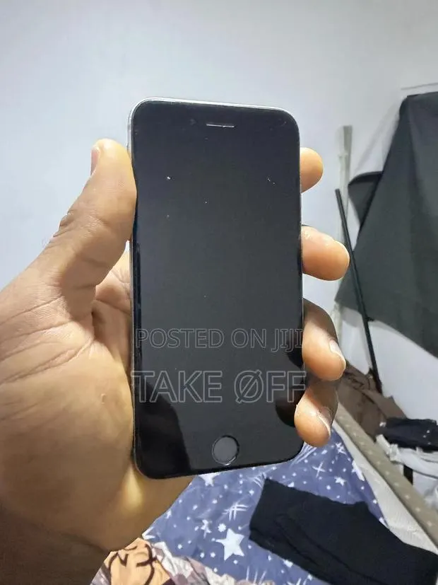 Apple iPhone 6 16 GB Bronze · Photo 1