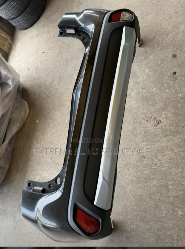 Mitsubishi Outlander 2017,2018,2019,2020, Back Bumper Complete · Photo 1