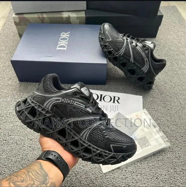 Dior B35 NXXT Sneakers in Black Green · Photo 1