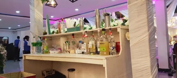 Cocktail Mixologist · Photo 2