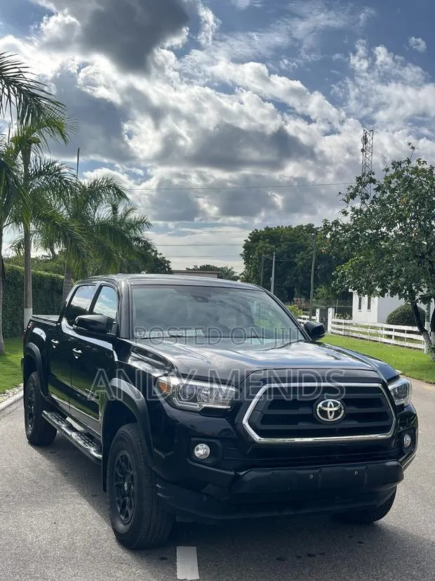 Toyota Tacoma SR5 Double Cab 5' Bed V6 AT 2023 Black · Photo 1
