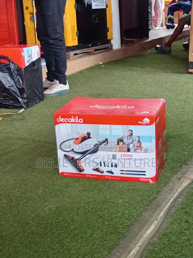 Compact Steam Cleaner With Fast Heating Technology · Photo 1