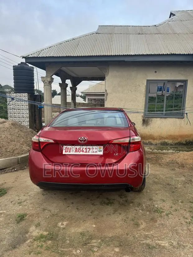 Toyota Corolla LE 4dr Sedan (1.8L 4cyl CVT) 2016 Red · Photo 1