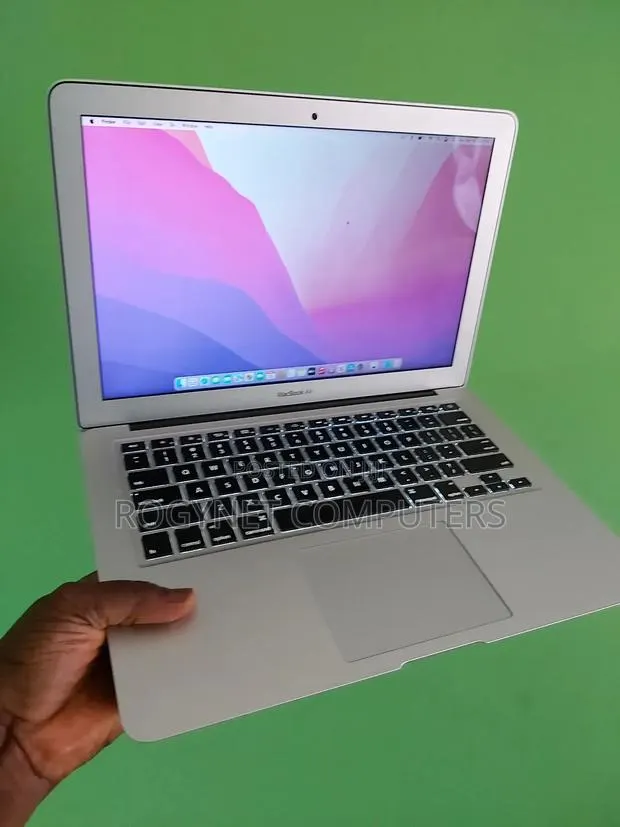 Laptop Apple MacBook Air 2015 8GB Intel Core i7 SSD 256GB · Photo 1
