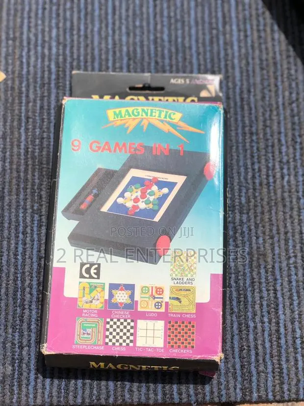Magnetic 9 in 1 Board Games · Photo 1