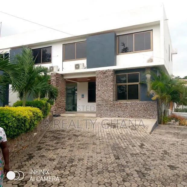 5bdrm House in Airport Residential Area for rent · Photo 1