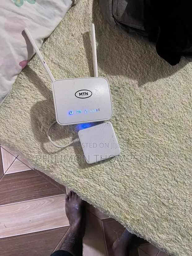 MTN Universal Broadband 4G Router + Backup Battery - White · Photo 1