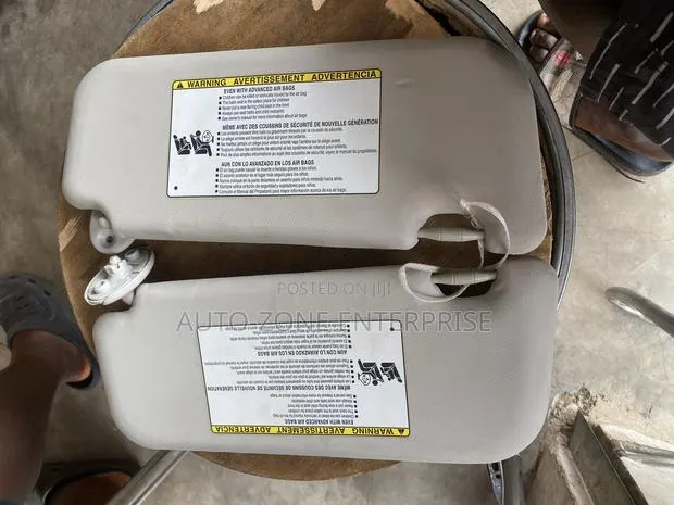 Toyota Corolla Sun Visors/Sun Shade Pair · Photo 1