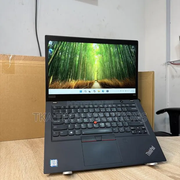 Laptop Lenovo ThinkPad T490s 16GB Intel Core i7 SSD 512GB · Photo 1