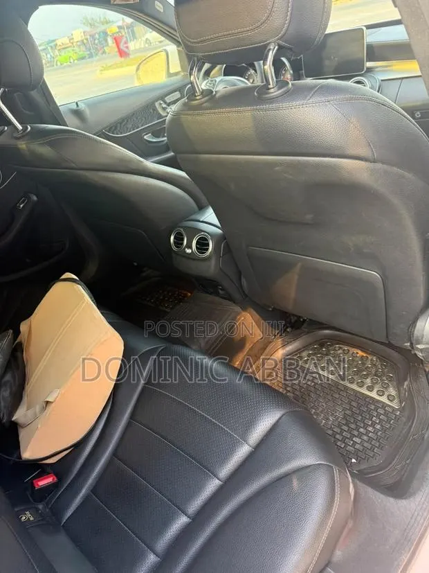Mercedes-Benz C300 2016 White · Photo 1