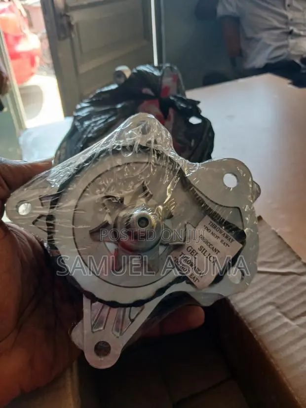 Corolla Water Pump · Photo 1