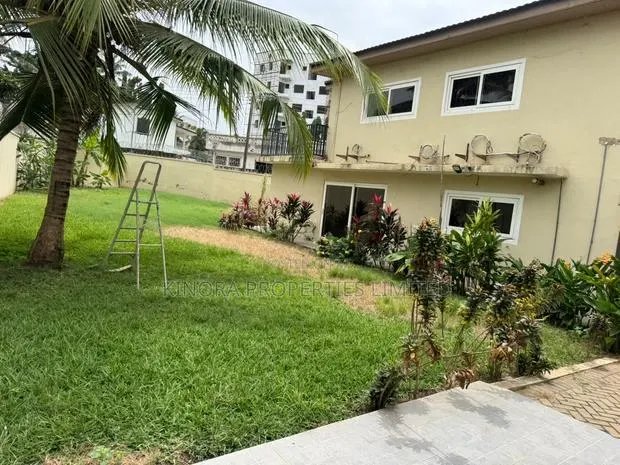 5bdrm Condo in Cantonment, Cantonments for rent · Photo 1