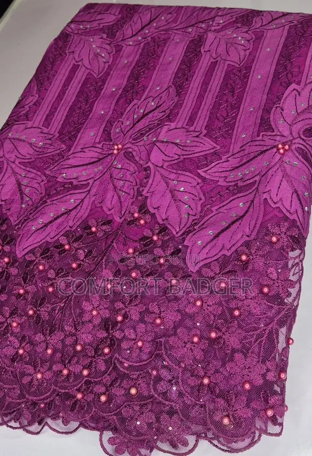Classy Magenta Lace With Rhinestones and Beads · Photo 1
