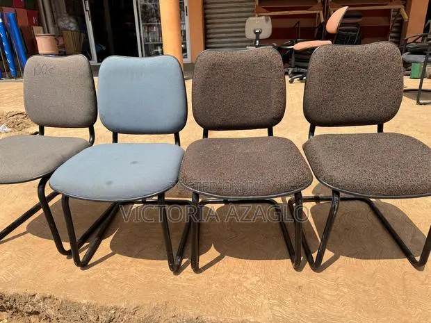 Armless Office Chair · Photo 1