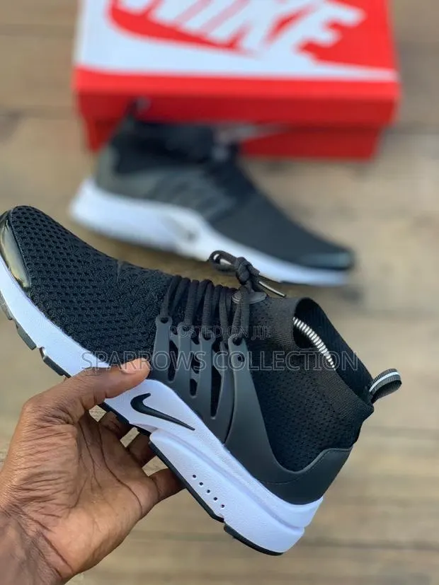 Nike Presto Black and White · Photo 1