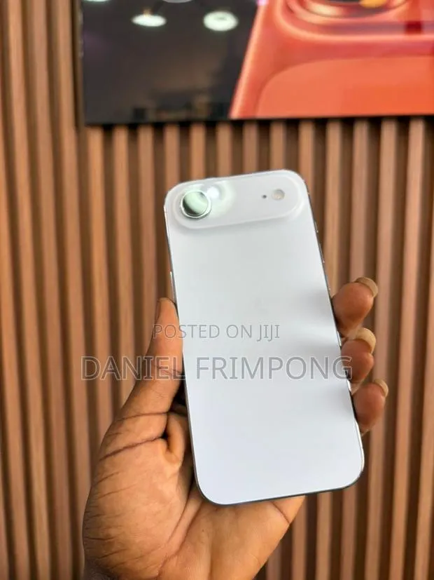 New Apple iPhone Air 256 GB White · Photo 1